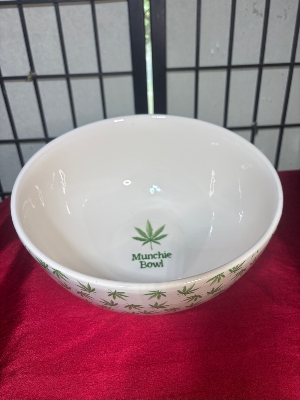 Ceramic Cannabis "Munchie Bowl" – White & Green 420 Themed Novelty Snack Bowl